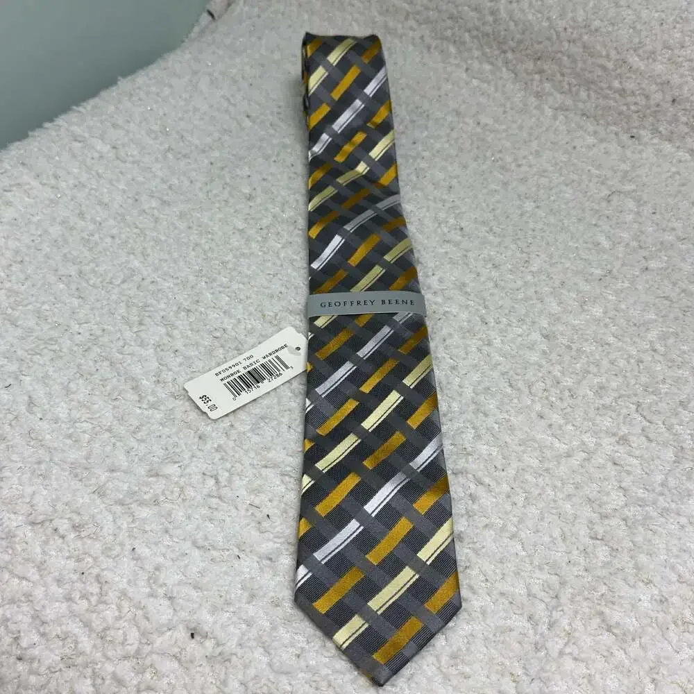 Geoffrey Beene Monroe Basic Wardrobe Silk Necktie Gray Gold Yellow Plaid NWT